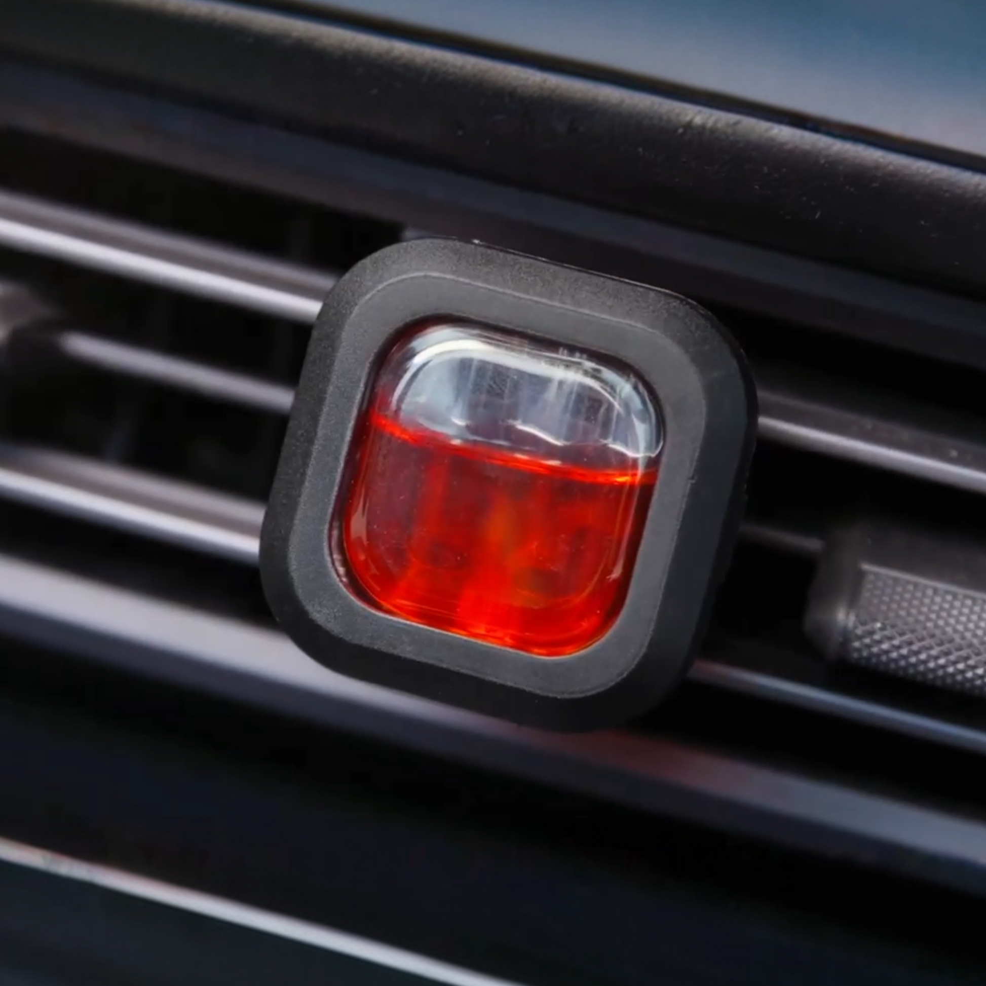 Aromadream Autoduft Channel Classic – Duftclip im Auto-Lüftungsgitter, floraler Duft mit stilvollem Look